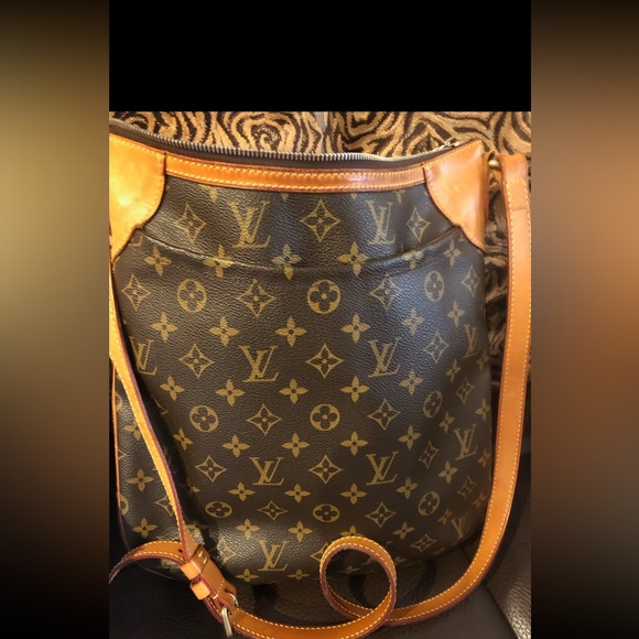 Louis Vuitton Monogram Odeon MM shoulder cross body bag - Picture 2 of 14